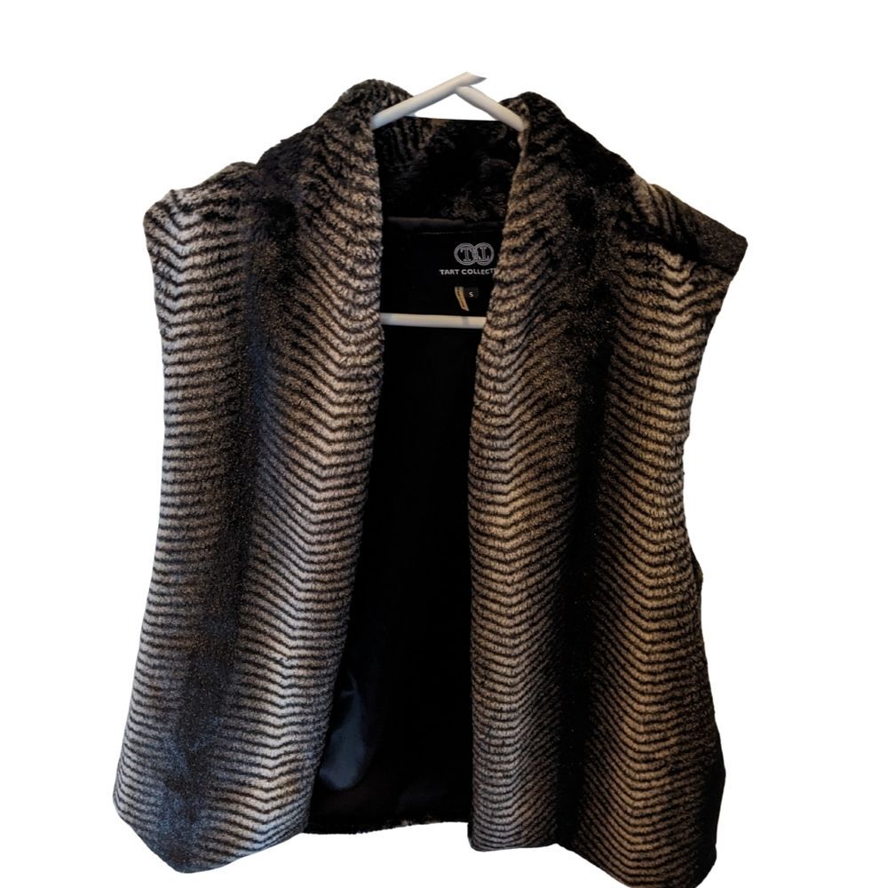 Animal Print Faux Fur Tiger Stripe Vest S Mob Wife Glam Tart Collections
